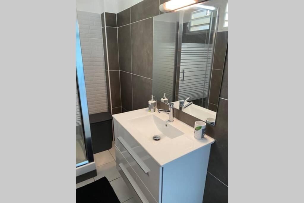 Ferienwohnung L' Aure Le Lamentin Exterior foto